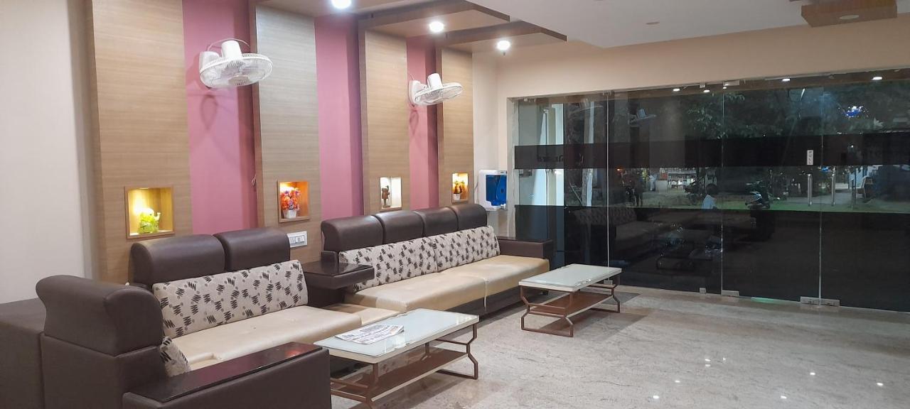 Sai Velan Residency Hotel Dindigul Ngoại thất bức ảnh
