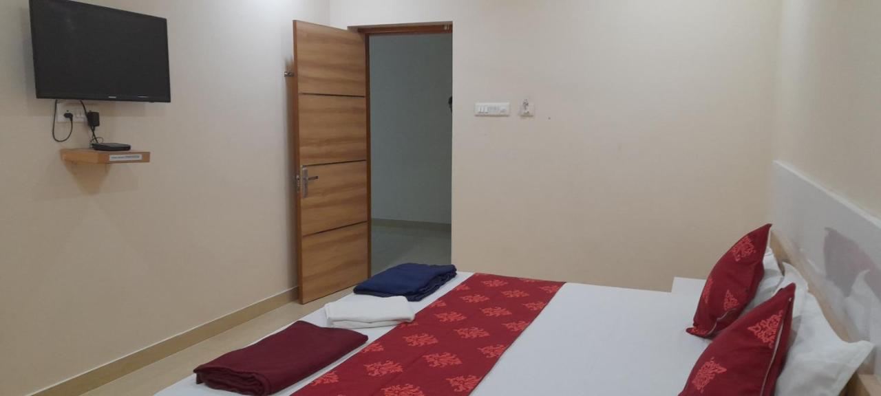 Sai Velan Residency Hotel Dindigul Ngoại thất bức ảnh